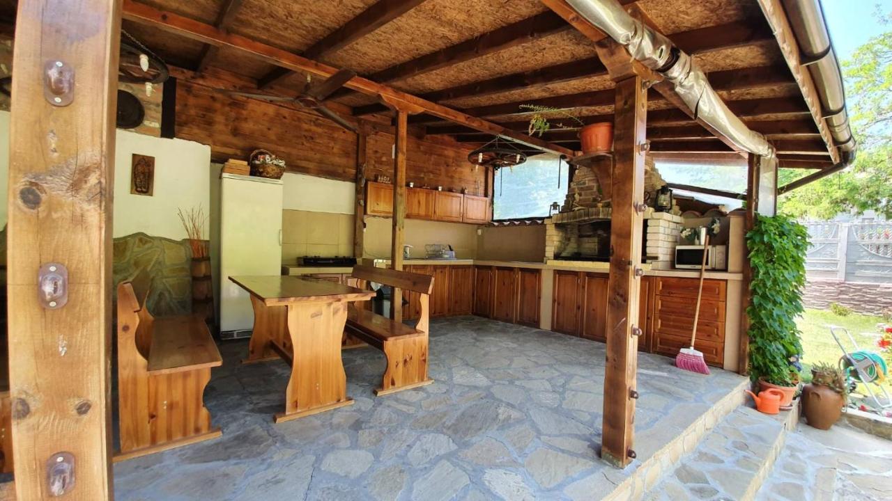 Marianas Guesthouse 오브조르 외부 사진