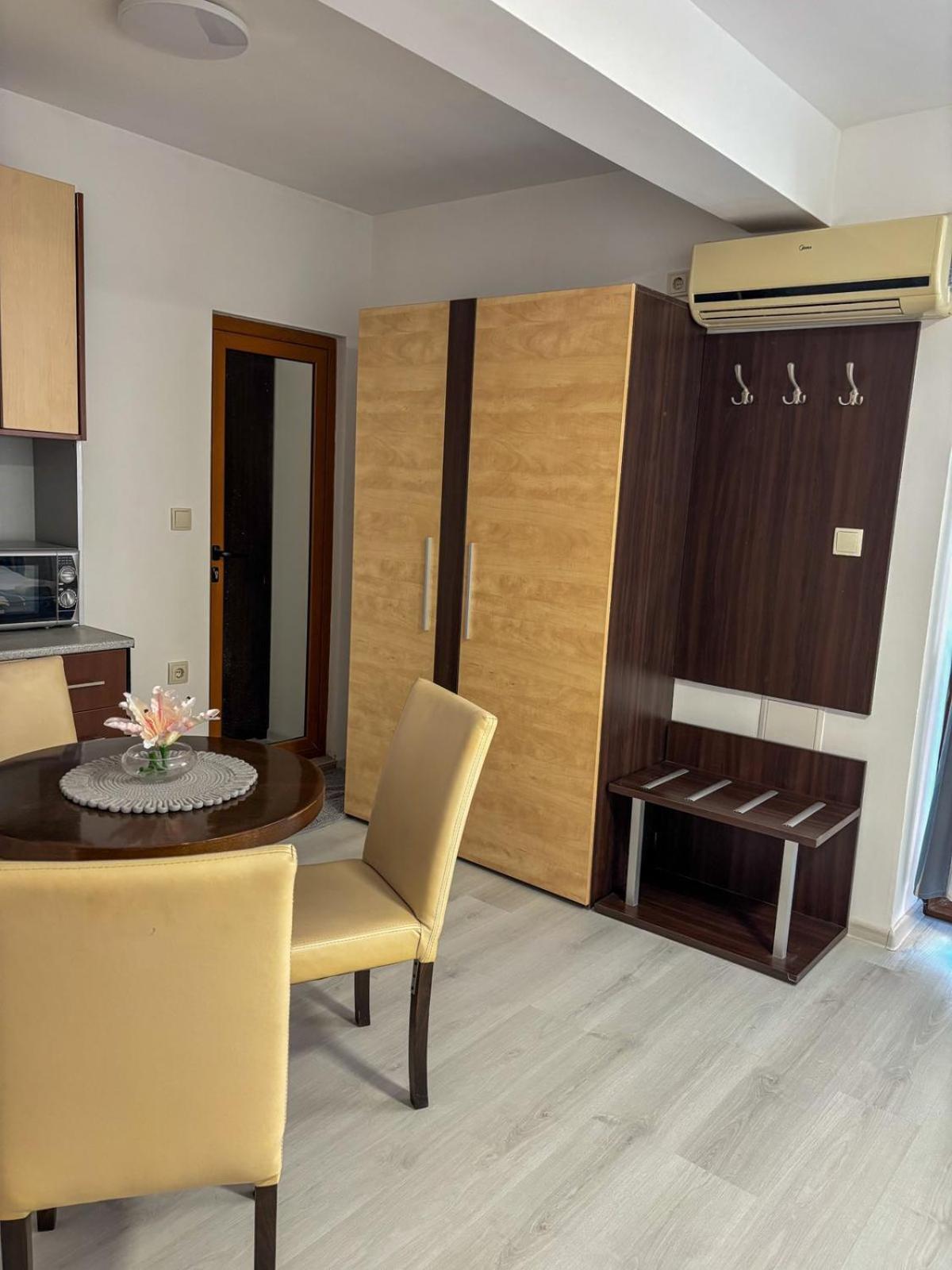Marianas Guesthouse 오브조르 외부 사진
