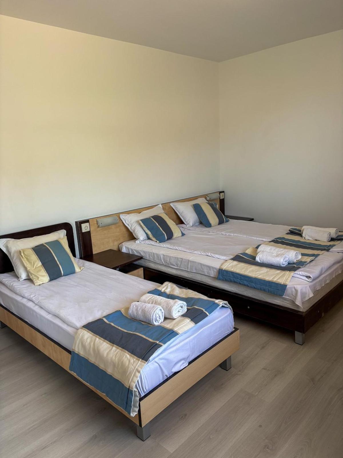 Marianas Guesthouse 오브조르 외부 사진