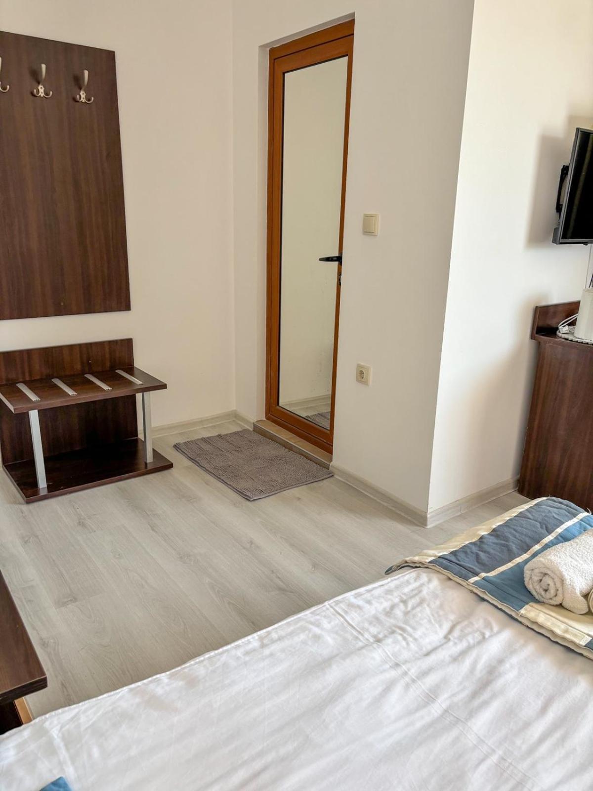 Marianas Guesthouse 오브조르 외부 사진