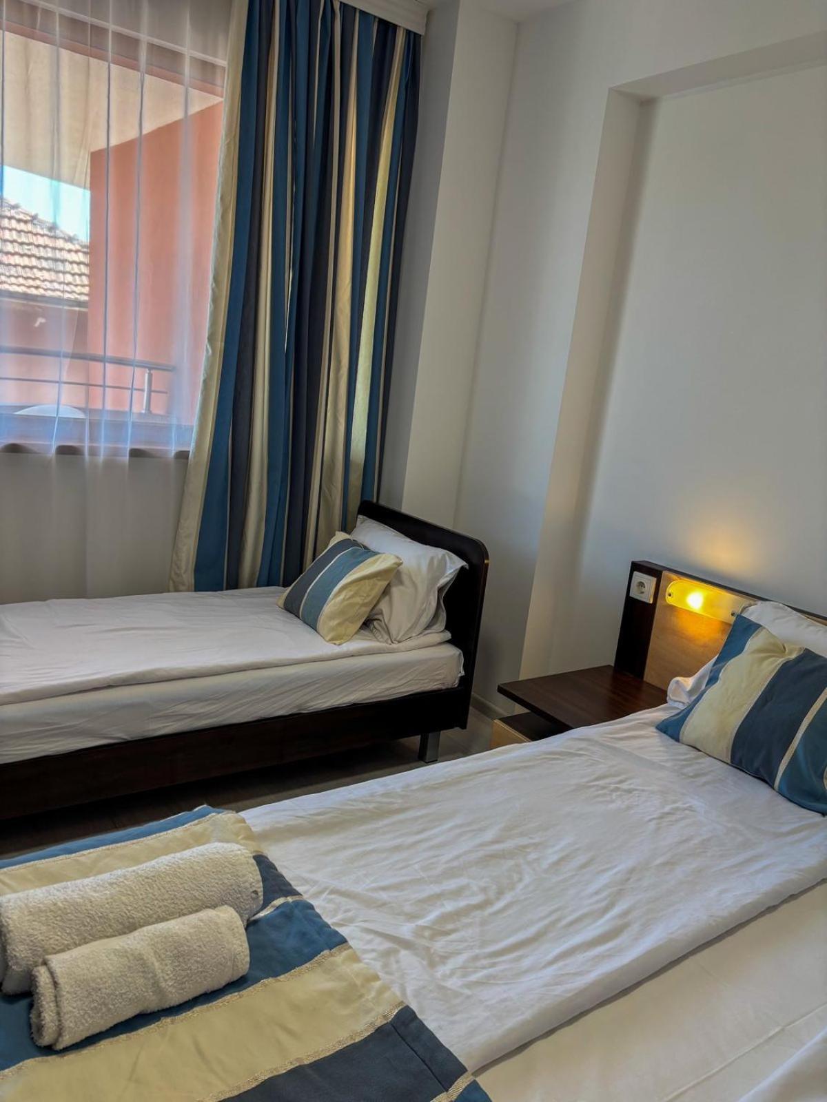 Marianas Guesthouse 오브조르 외부 사진
